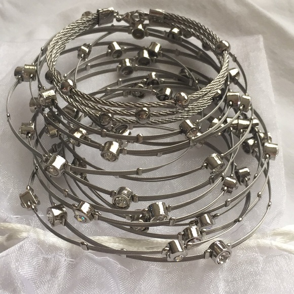 Jewelry - NWOT Set of Stunning Bracelets